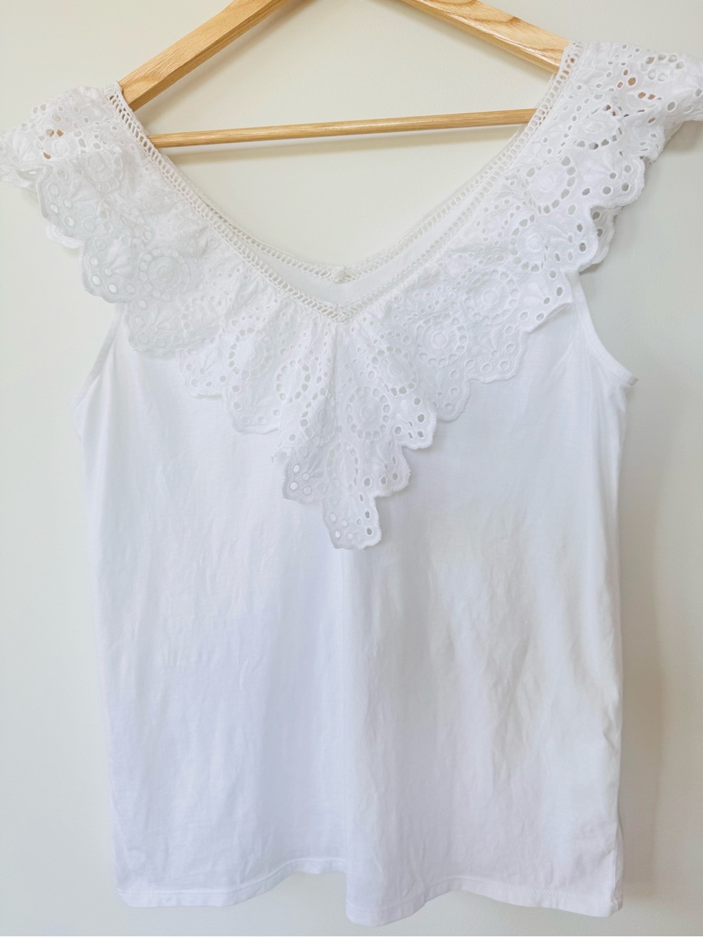 Lilly Pulitzer White Eyelet Ruffle Tank Top Women’s Medium Cotton